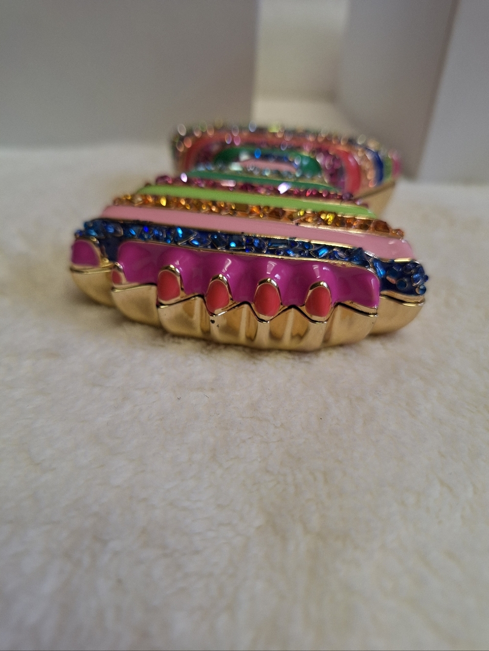 BaubleBar Farfalle Bow Tie Pasta Trinket Box Rainbow Rhinestone Catchall + Box - Picture 10 of 16